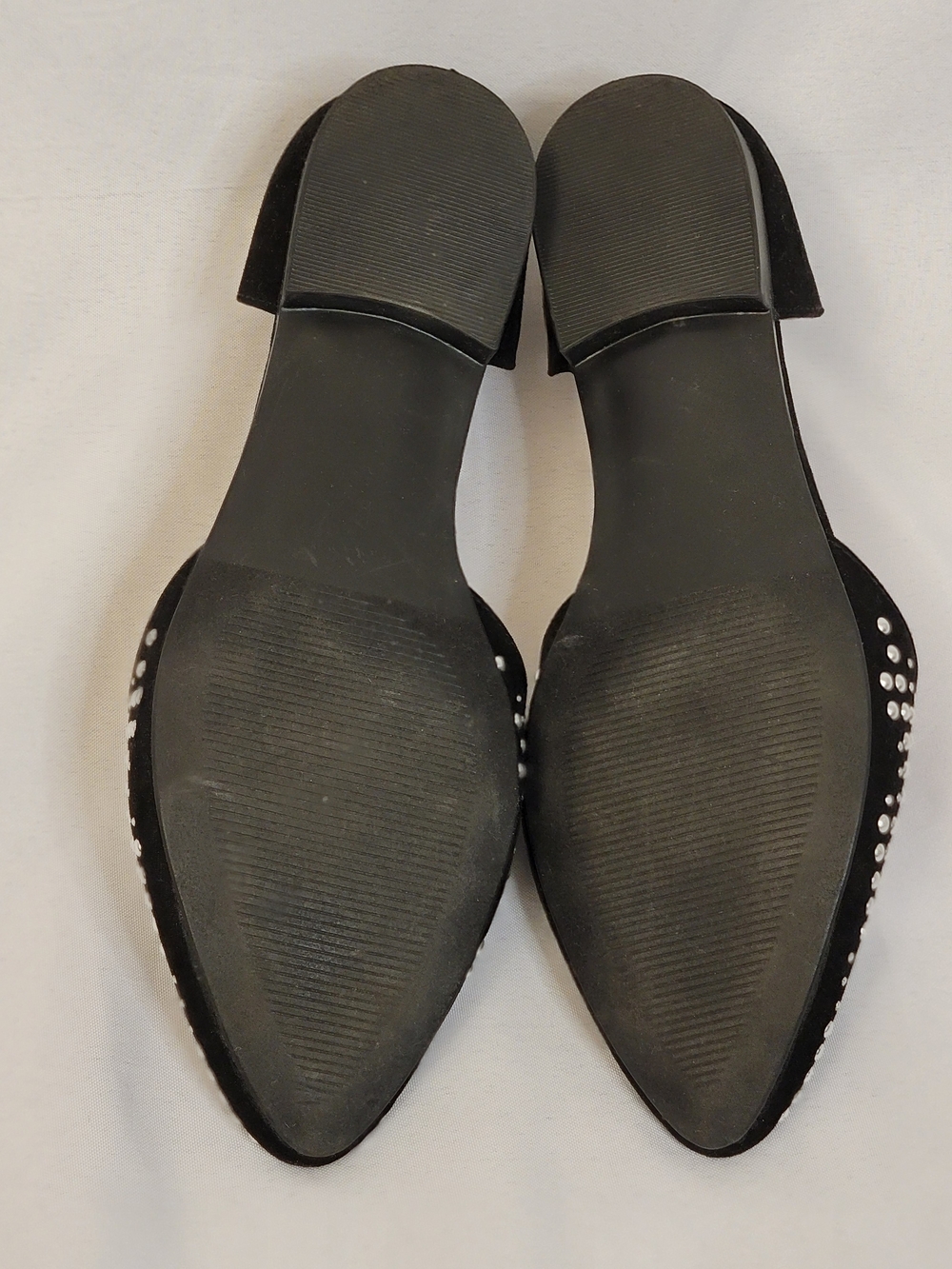 Isaac Mizrahi Black Pointed D'Orsay Flats with Silver Studs Size 7.5 - Picture 5 of 14
